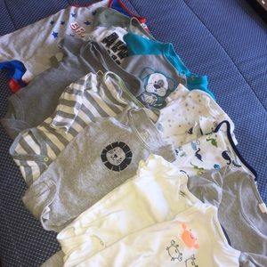 Boys clothes lot 6-9 months